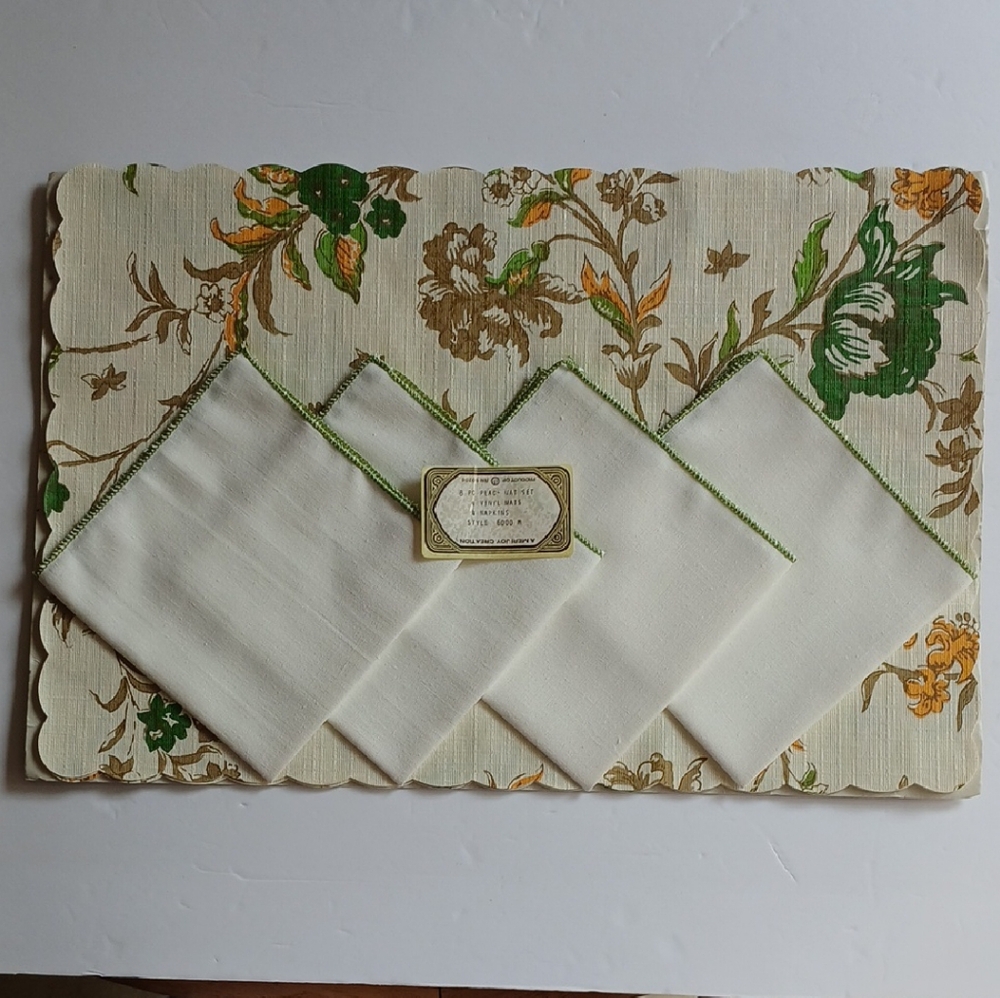 Vintage Retro Floral Placemat and Napkin Set A Meri Joy Creation